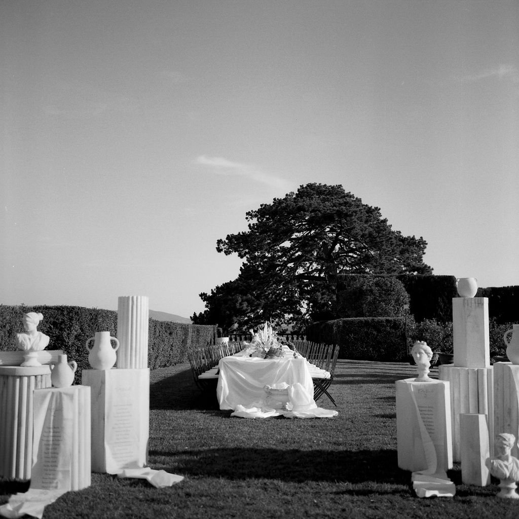 “We wanted a single long table set up in the garden for dinner and Viviana from Bianco Antico together with Fluida...