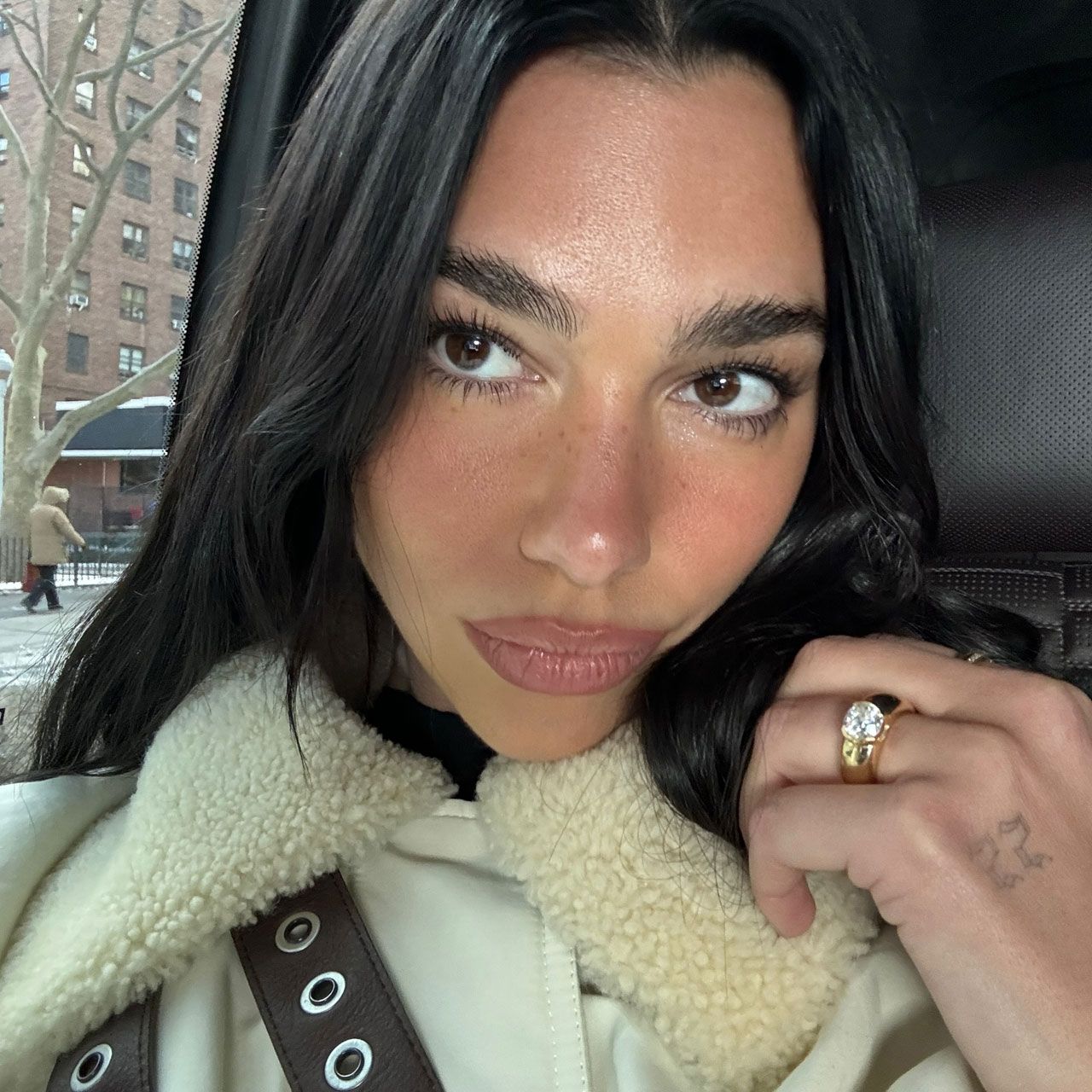 Chunky Engagement Rings Are Trending In 2025 – Just Ask Dua Lipa