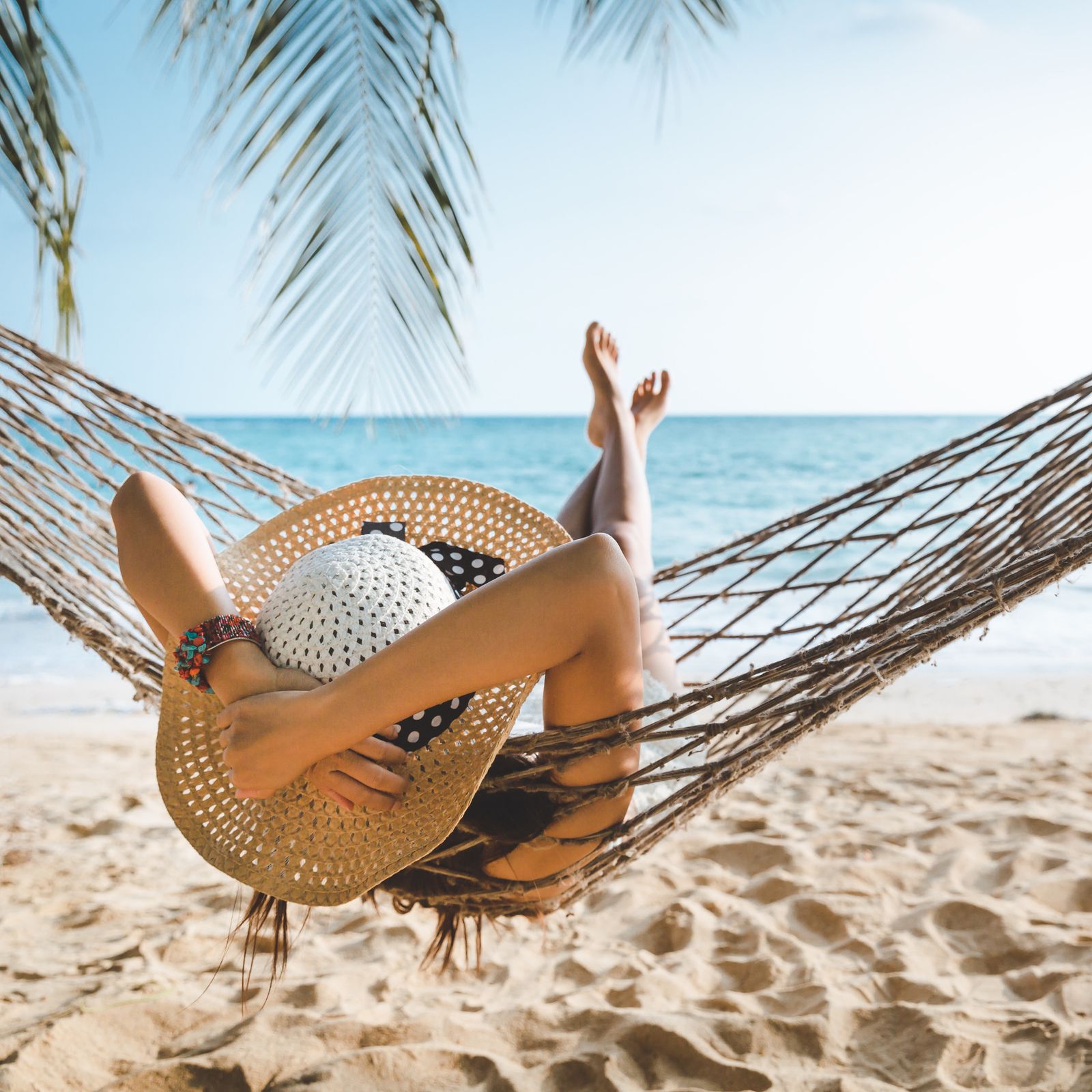 Summer Fragrance: 7 Golden Fragrances for Sun Lovers