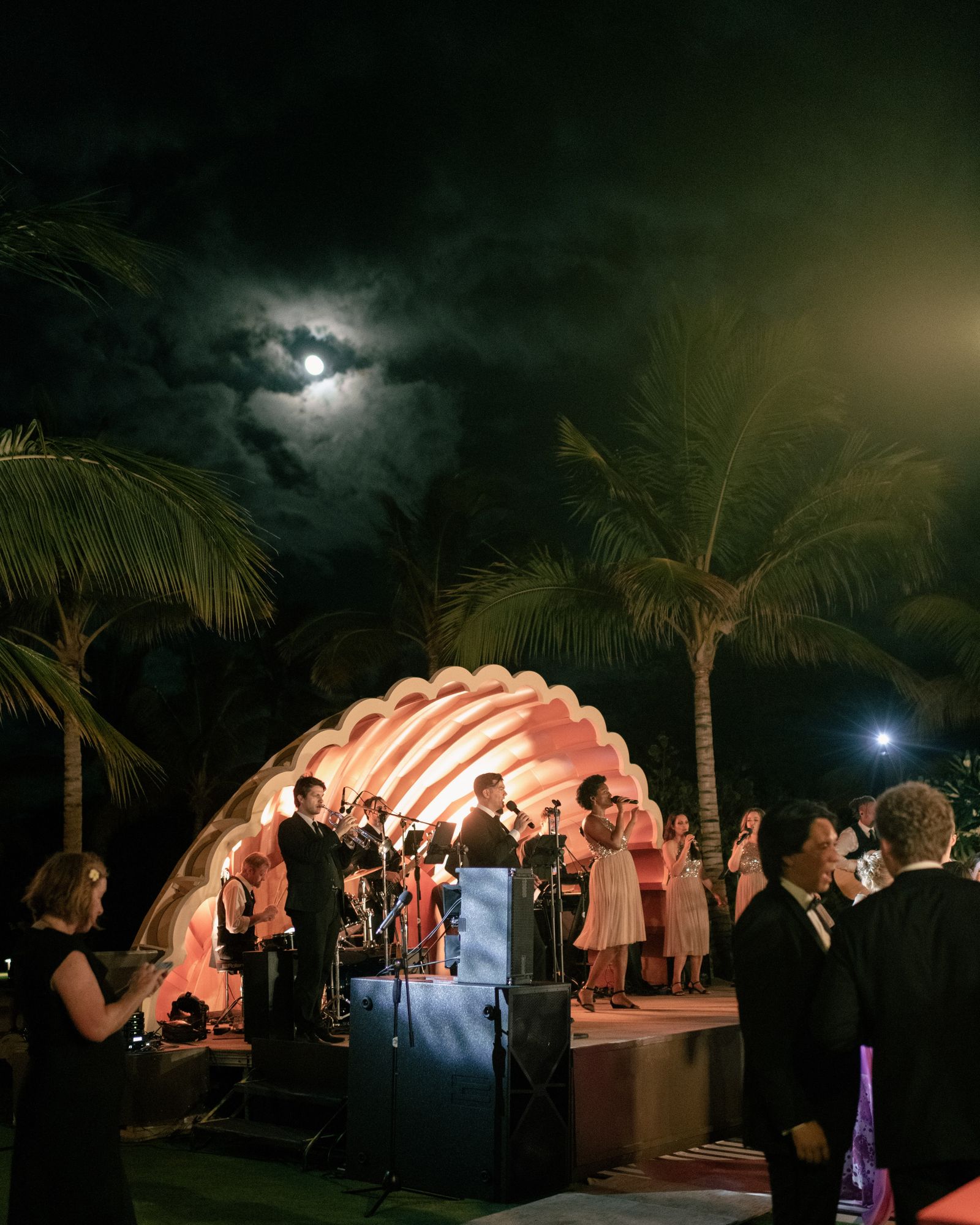 The 2026 Wedding Trends That Are In  and Out  for the Year