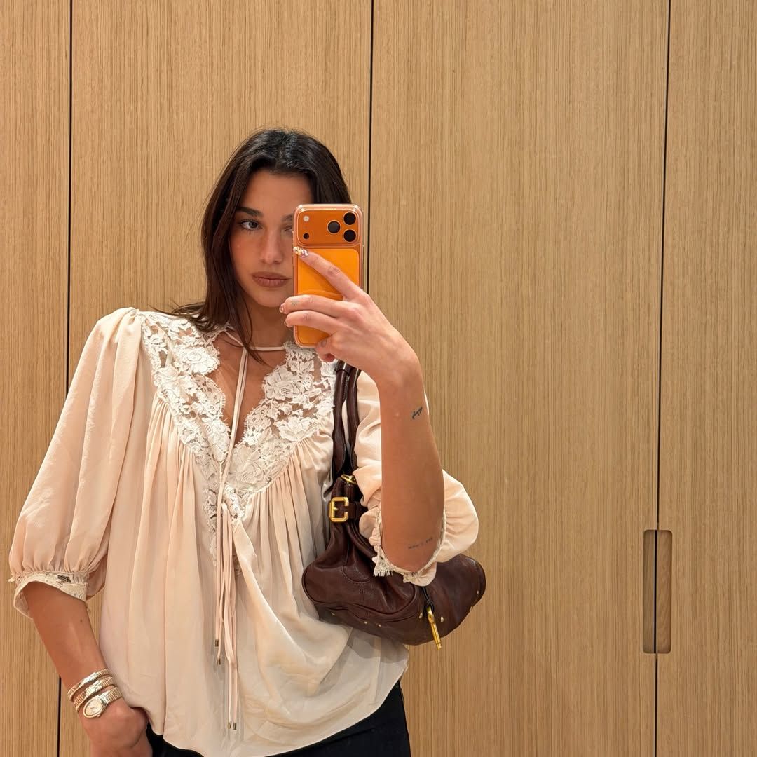 The New Uniform: Why the Lace Blouse is the Modern Muse’s Most Trusted Ally