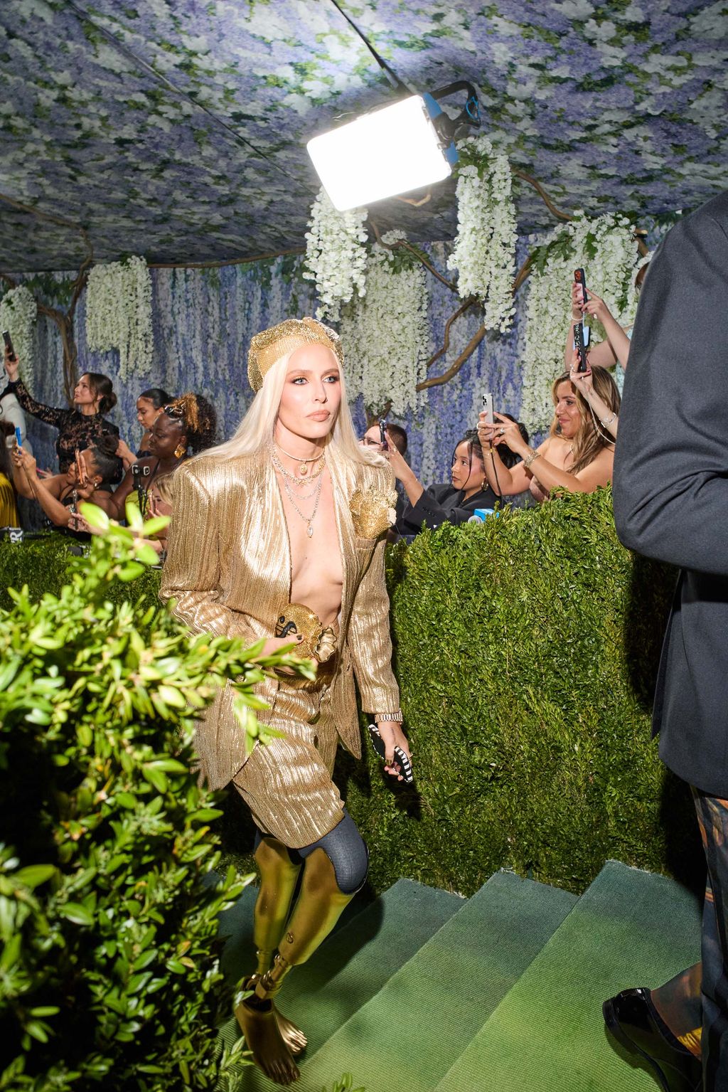 Image may contain Jarah Mariano Adult Person Photobombing and Wedding