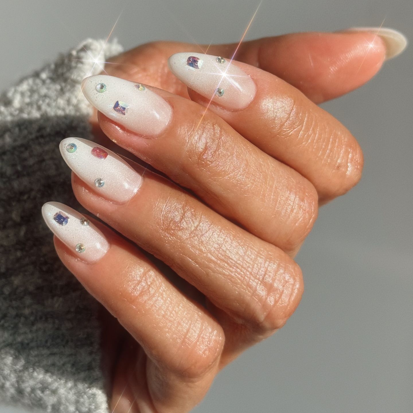 The Soft Chrome Nail: SS26’s Most Subtle Trend