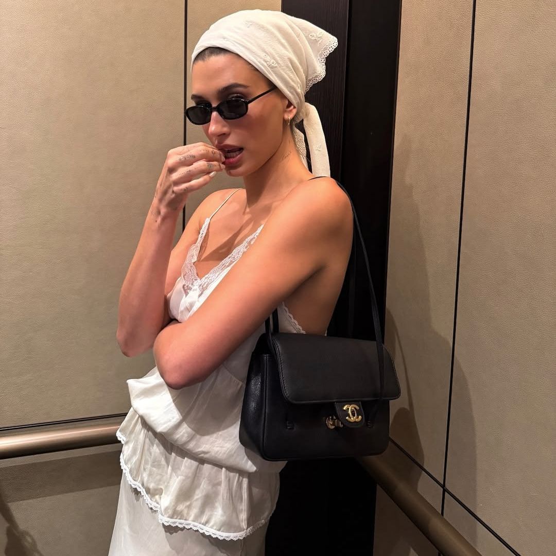 Long–Handled Bags Prove Function is Back in Fashion